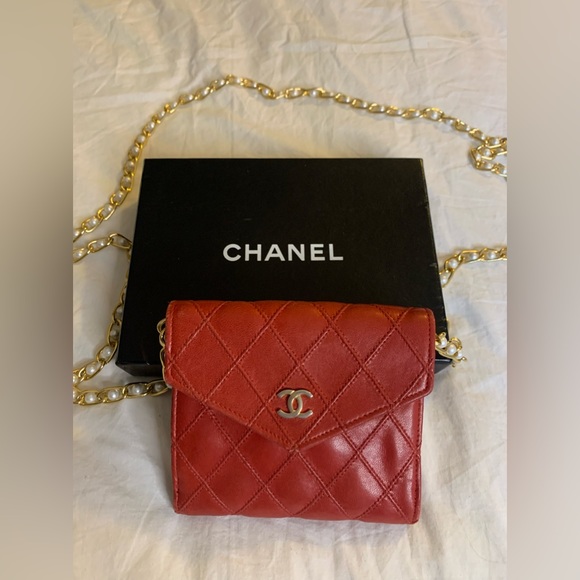 Authentic CHANEL red leather criss cross wallet with unbranded chain and box - Picture 3 of 14